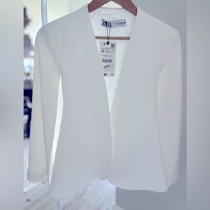 Zara white capelet NWT. Size M